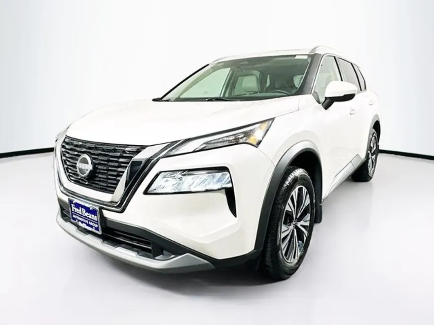 2022 Nissan Rogue SV photo 1