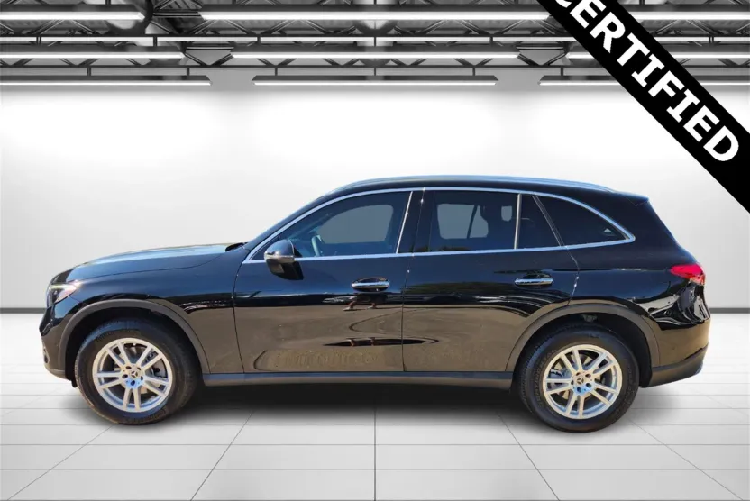2025 Mercedes Benz GLC 300 photo 1