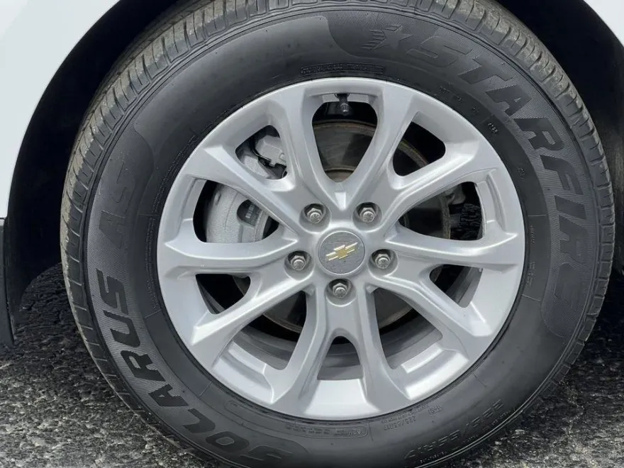 2021 Chevrolet Equinox LT photo 1
