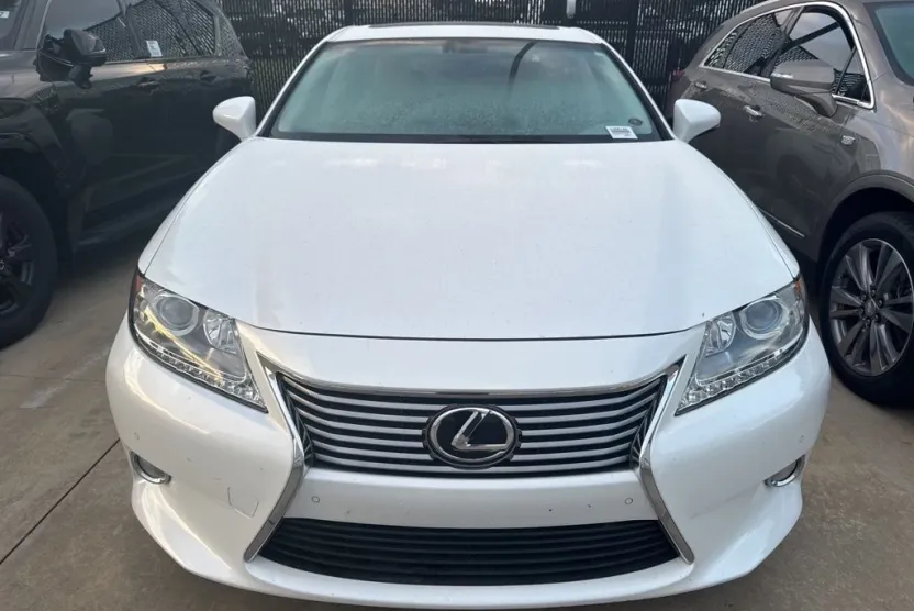 2013 Lexus ES 350 photo 1