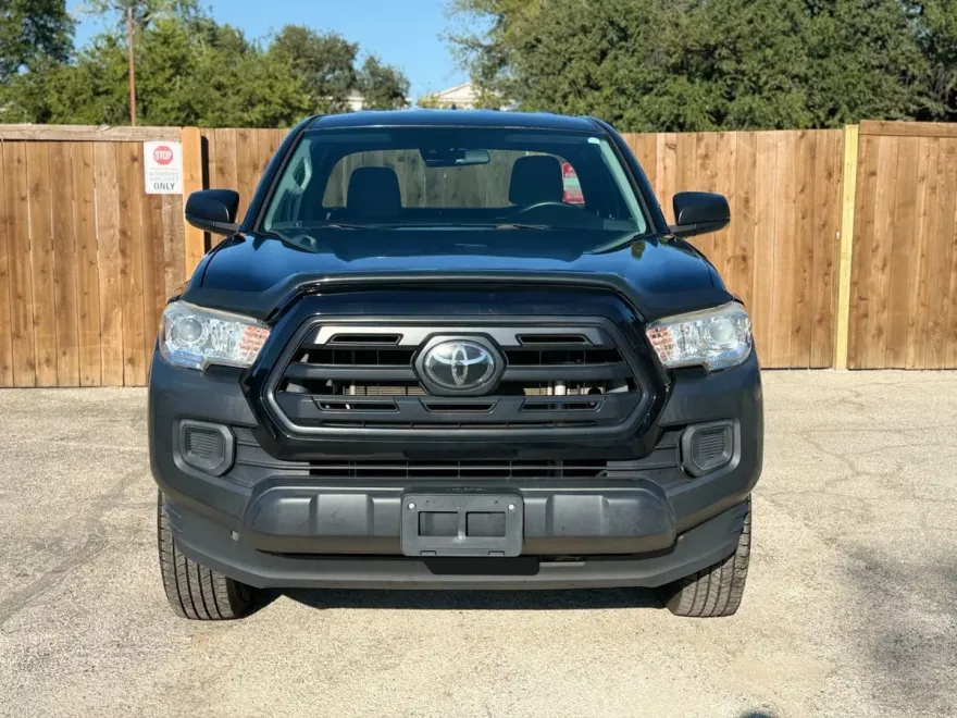 2018 Toyota Tacoma Access Cab SR photo 1