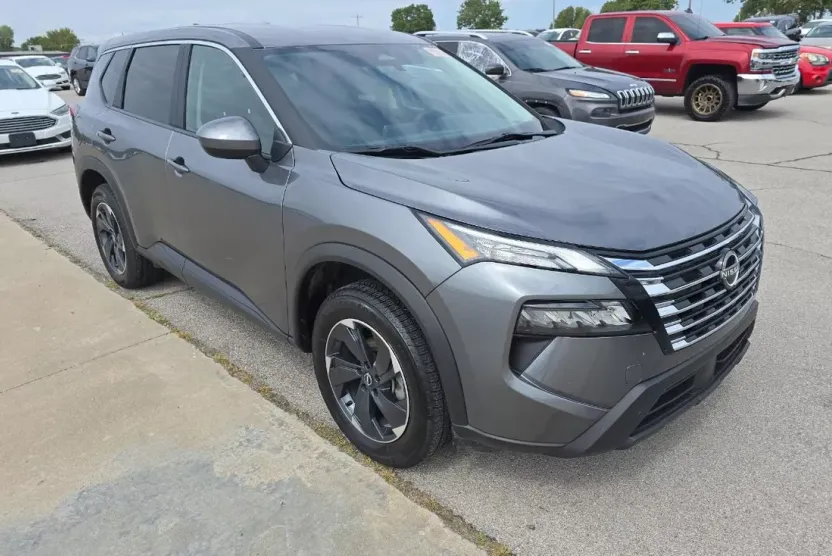 2024 Nissan Rogue SV photo 1