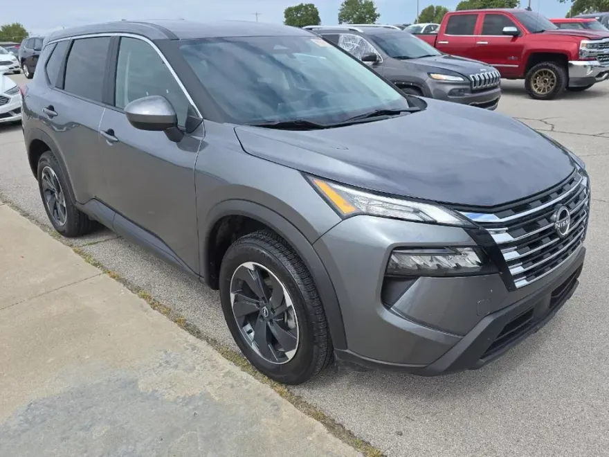 2024 Nissan Rogue SV photo 1