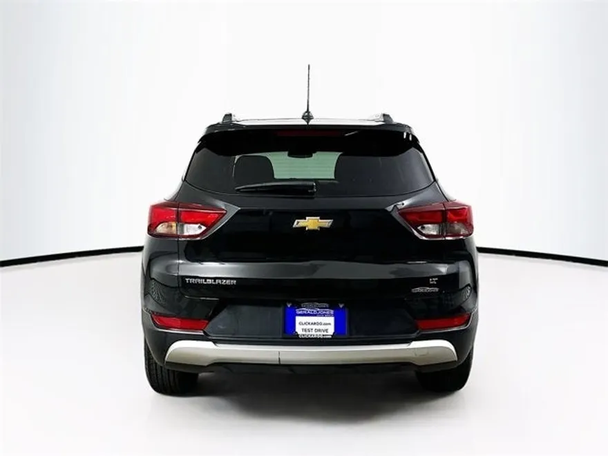 2024 Chevrolet Trailblazer LT photo 1