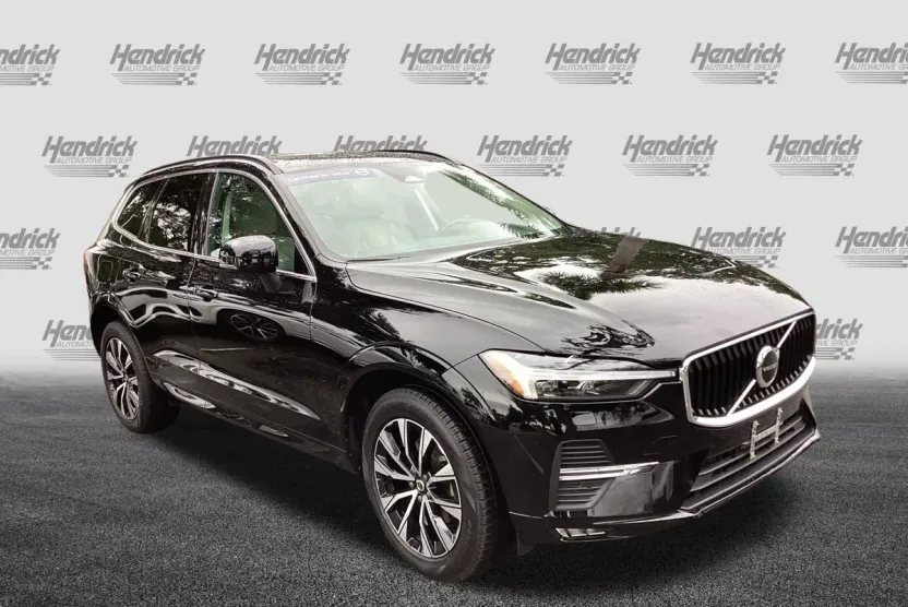 2023 Volvo XC60 Core photo 1