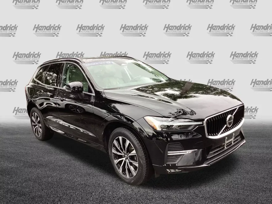2023 Volvo XC60 Core photo 1