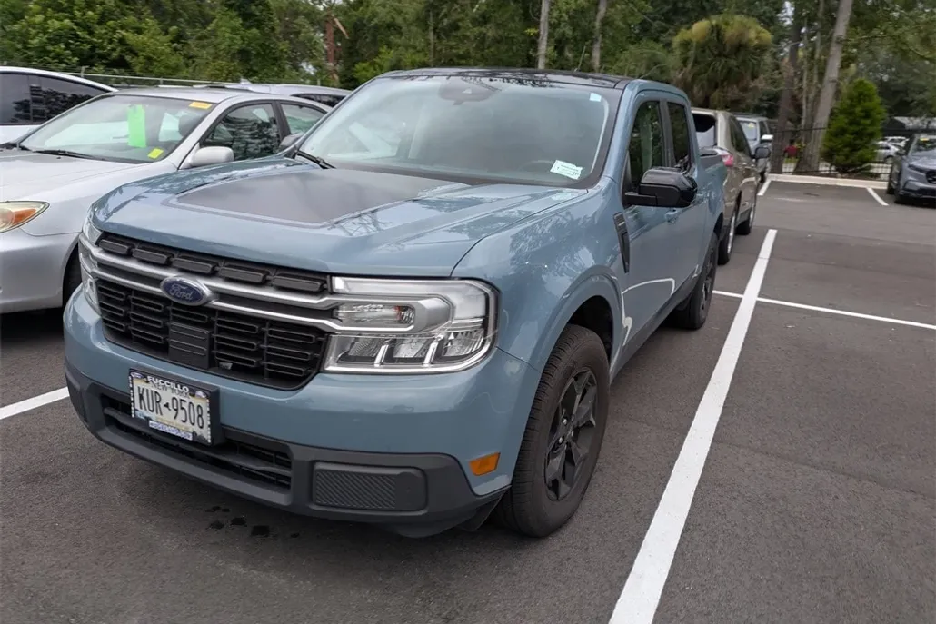2022 Ford Maverick Lariat photo 1