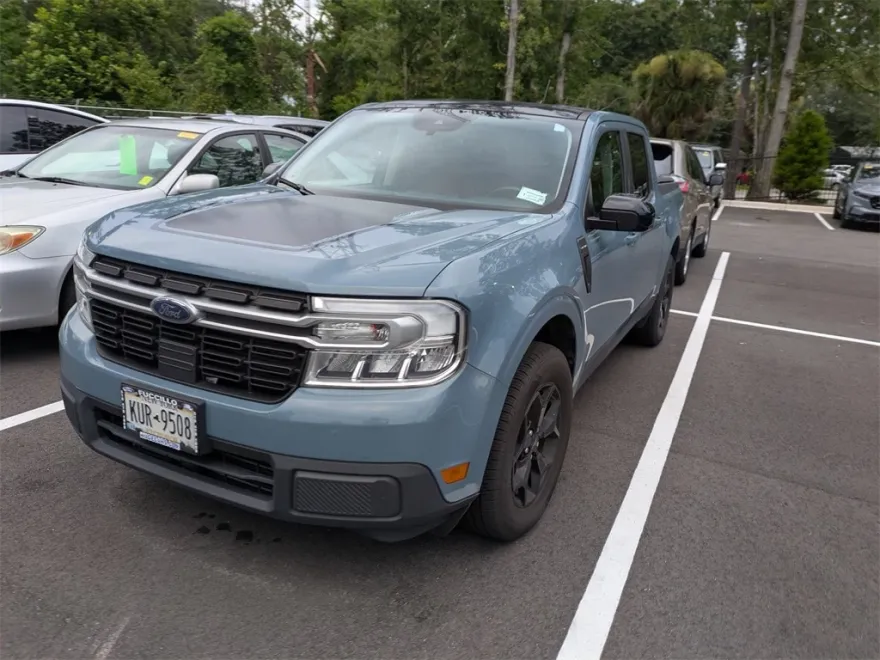 2022 Ford Maverick Lariat photo 1