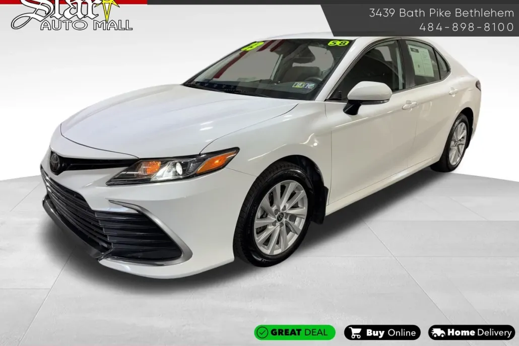 2023 Toyota Camry LE photo 1
