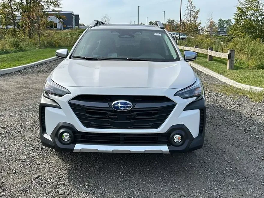 2025 Subaru Outback Touring XT photo 1