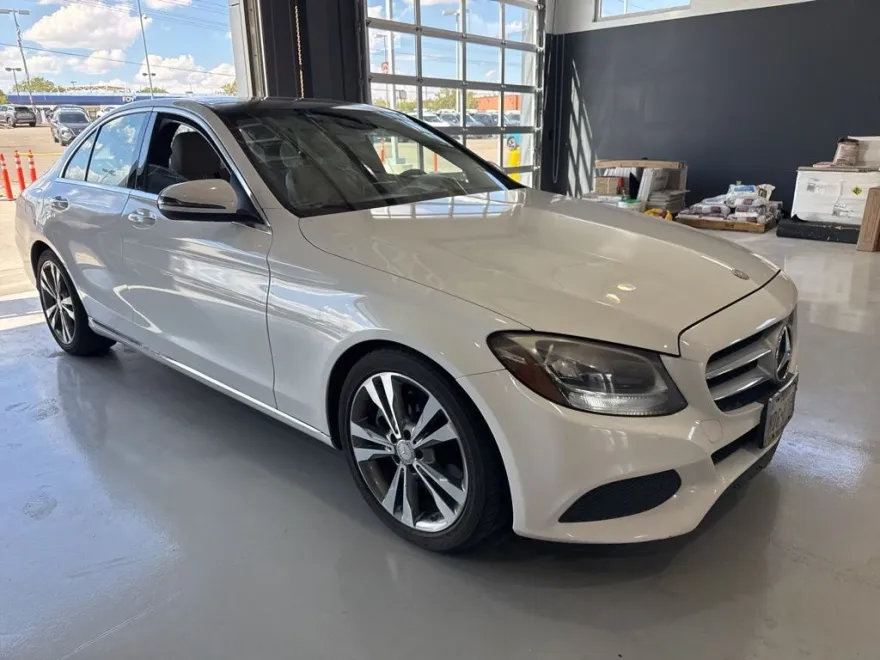 2016 Mercedes Benz C 300 photo 1
