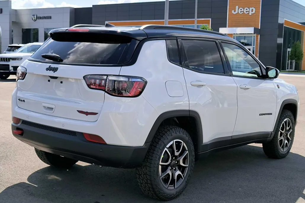 2026 Jeep Compass Trailhawk photo 1