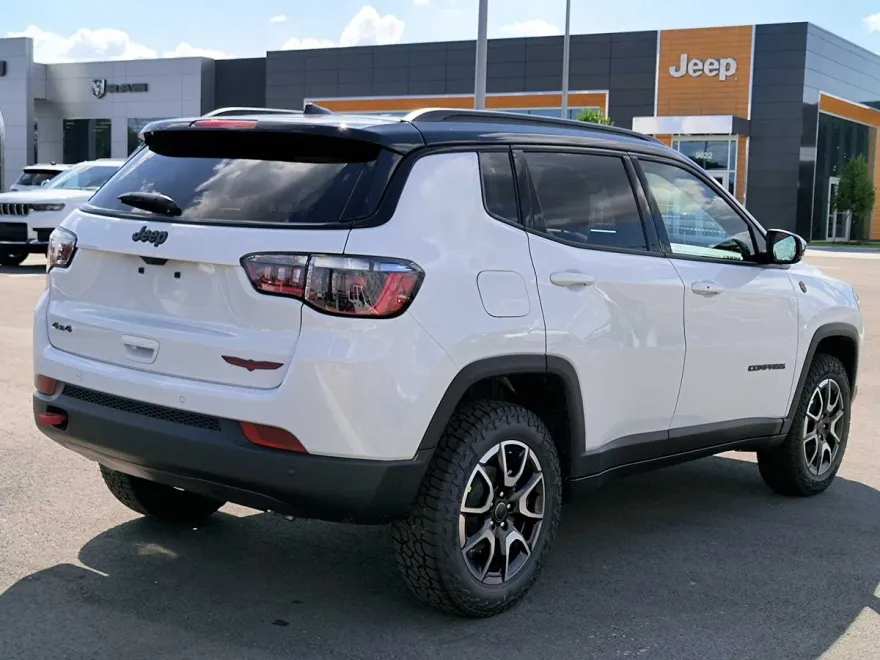 2026 Jeep Compass Trailhawk photo 1