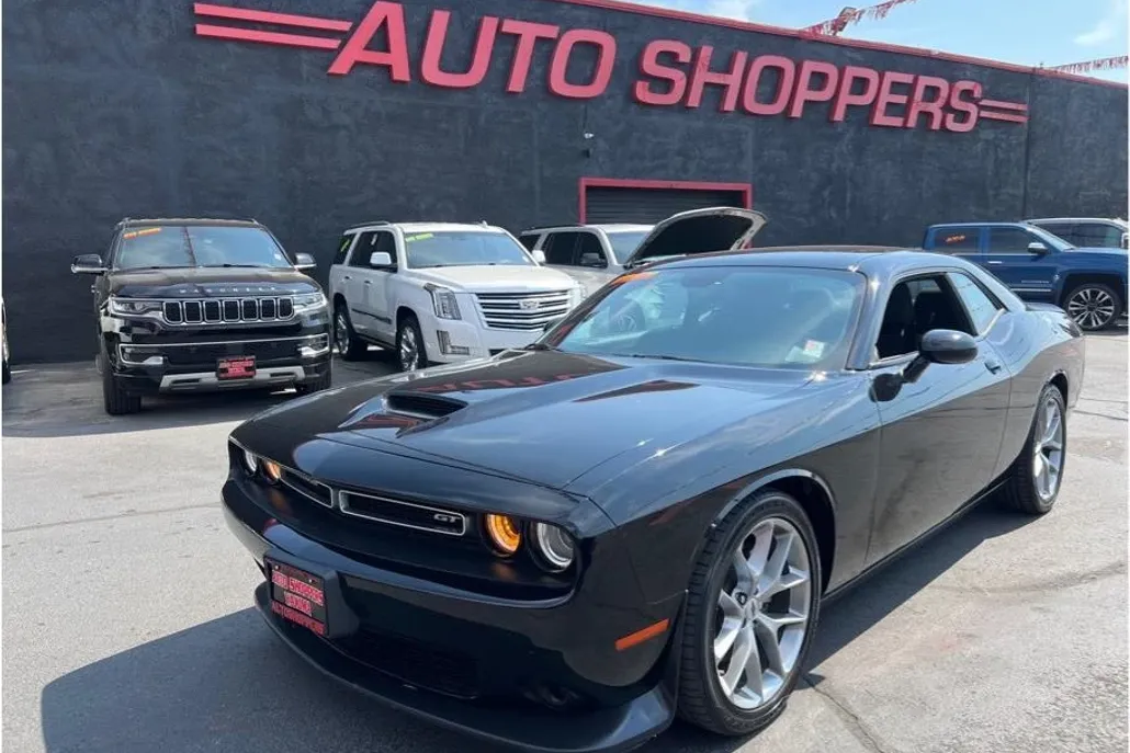 2023 Dodge Challenger GT photo 1