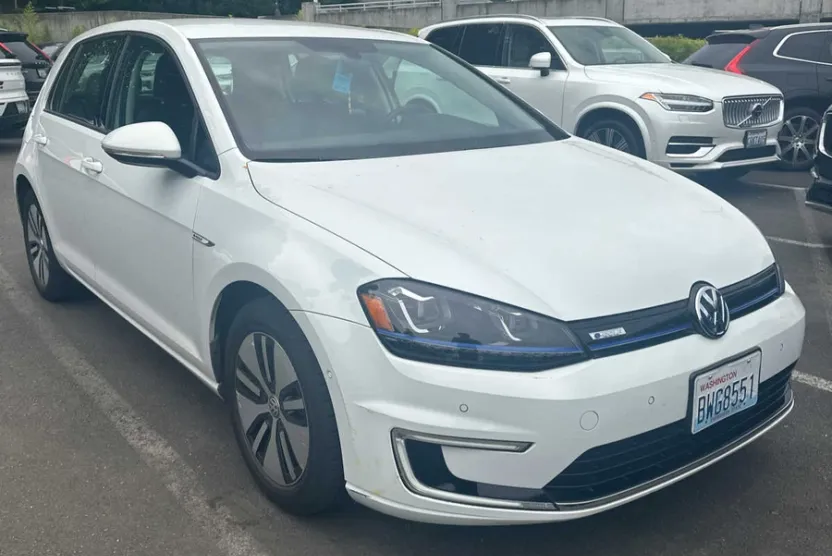 2016 Volkswagen e-Golf SEL Premium photo 1