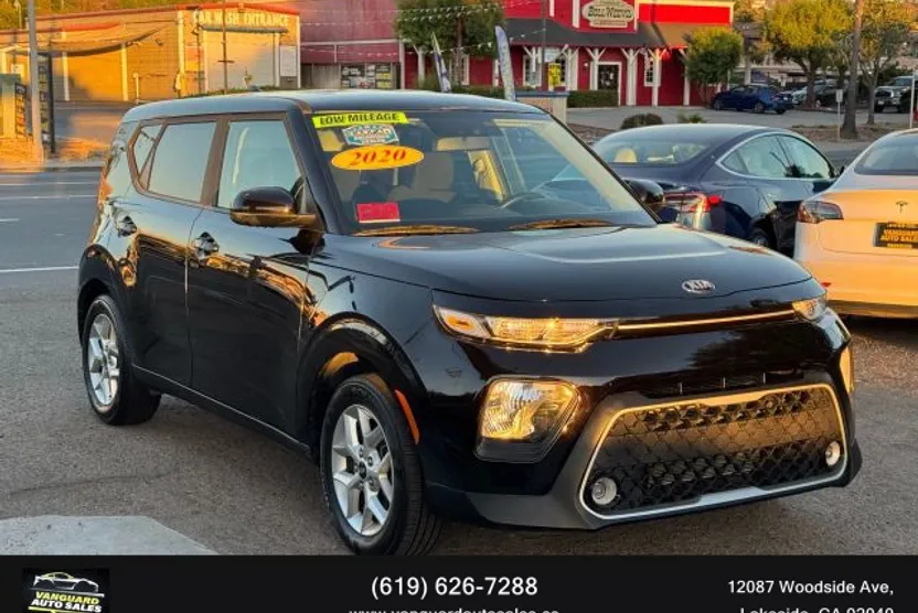 2020 Kia Soul S photo 1