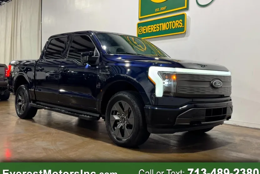 2023 Ford F-150 Lightning Lariat photo 1