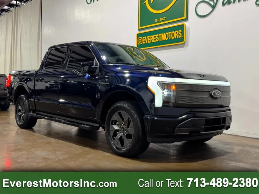 2023 Ford F-150 Lightning Lariat photo 1