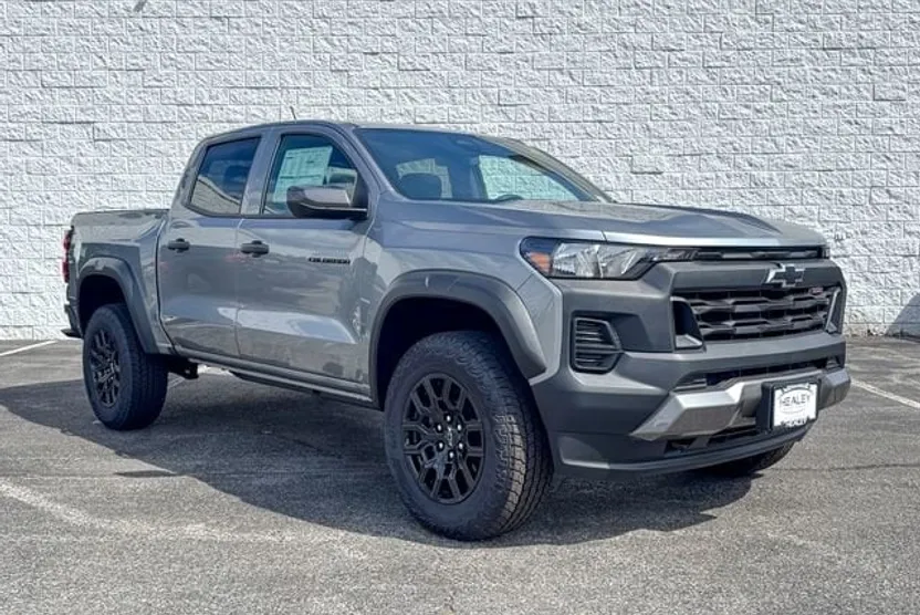 2025 Chevrolet Colorado Trail Boss photo 1