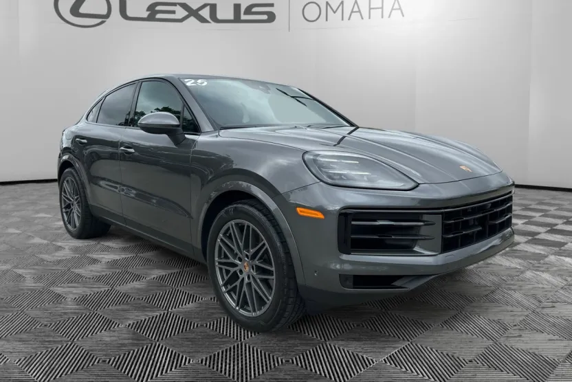2025 Porsche Cayenne Coupe Base photo 1