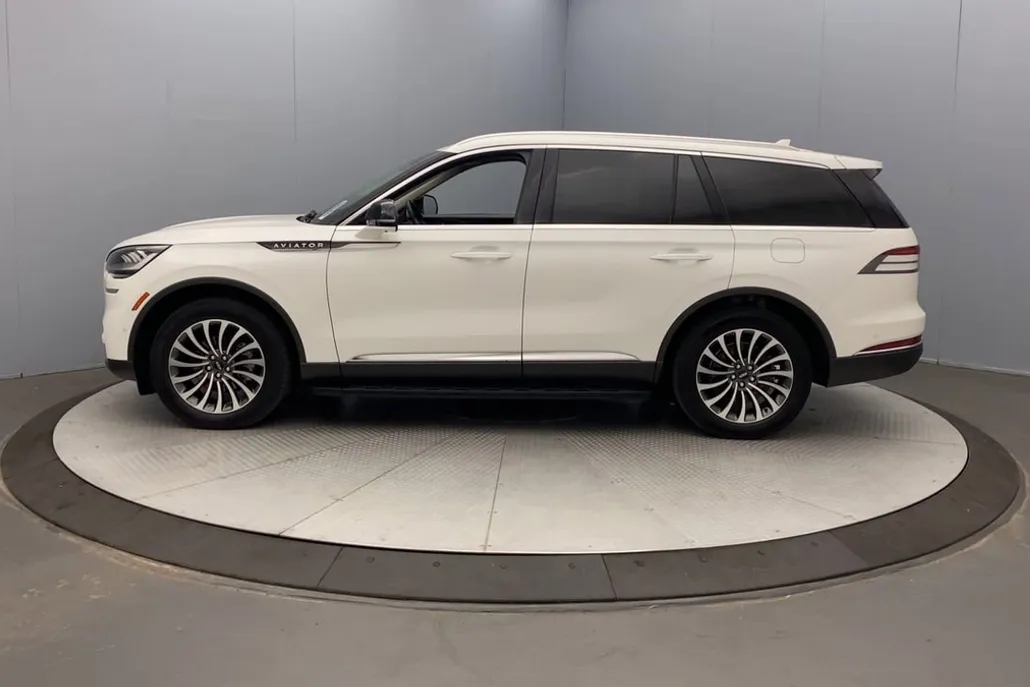 2023 Lincoln Aviator Reserve photo 1