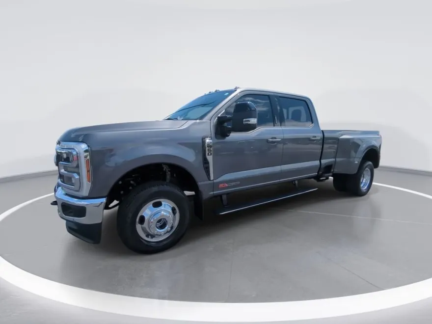 2024 Ford F-350 Lariat photo 1