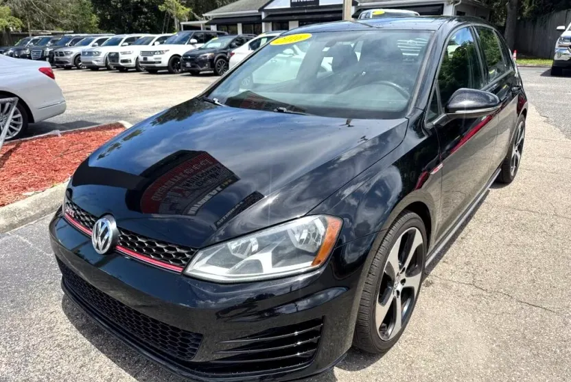 2016 Volkswagen Golf GTI SE photo 1