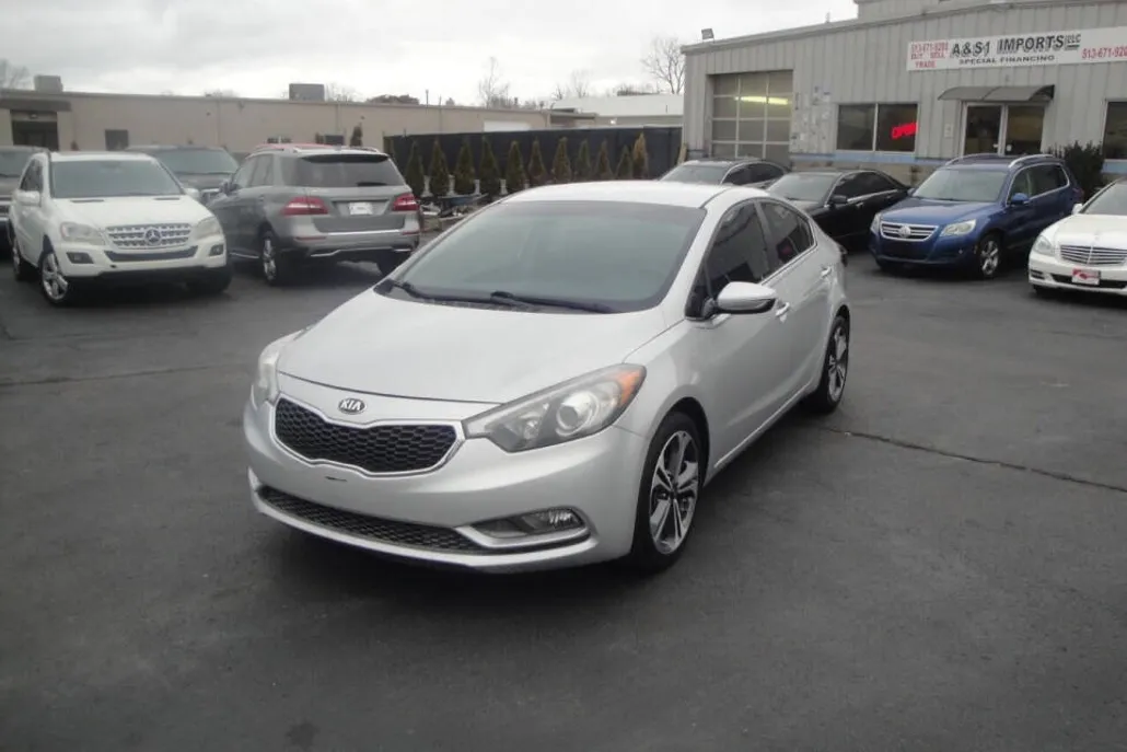 2016 Kia Forte EX photo 1