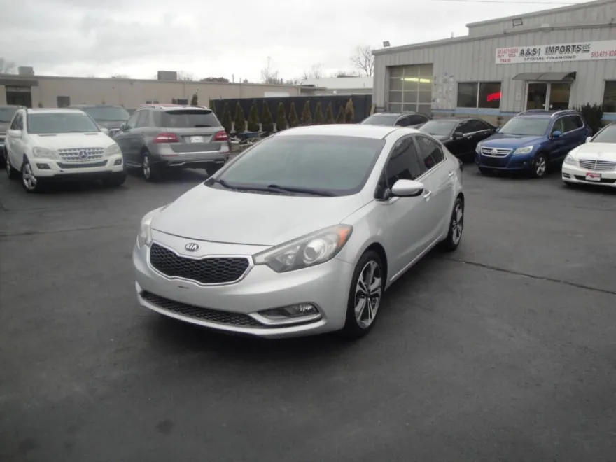 2016 Kia Forte EX photo 1