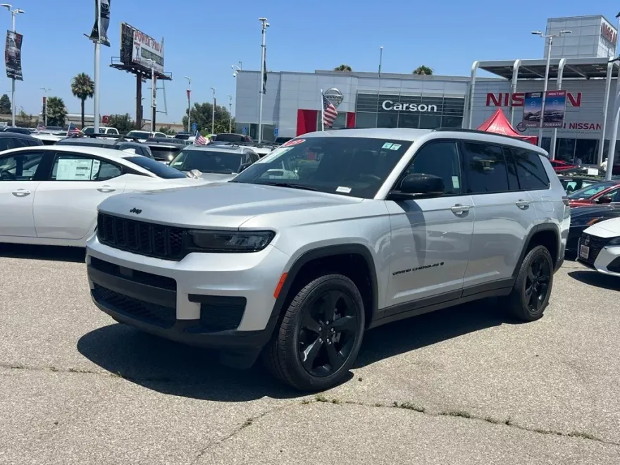 2023 Jeep Grand Cherokee Altitude photo 1