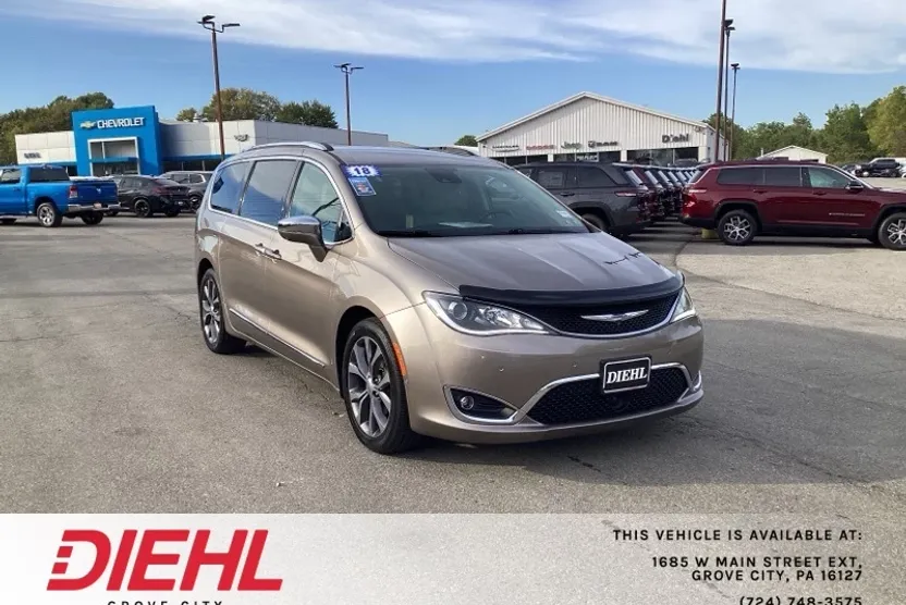 2018 Chrysler Pacifica Limited photo 1