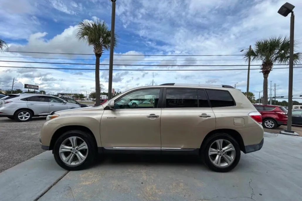 2011 Toyota Highlander Limited photo 1