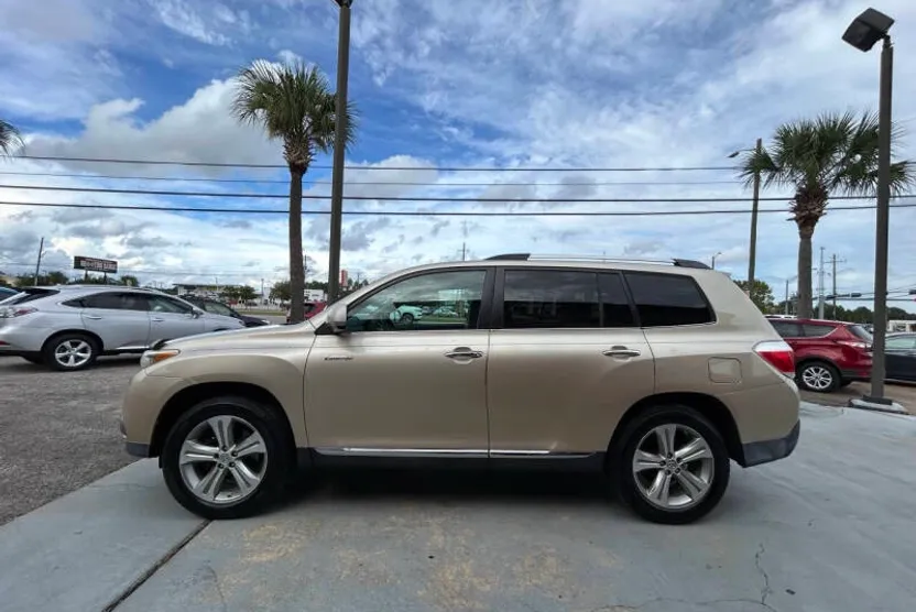 2011 Toyota Highlander Limited photo 1