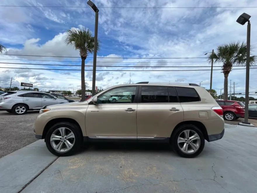 2011 Toyota Highlander Limited photo 1