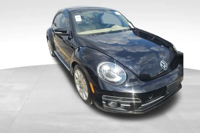 2018 Volkswagen Beetle SE photo 1