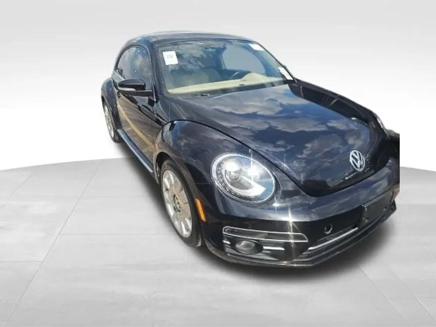 2018 Volkswagen Beetle SE photo 1