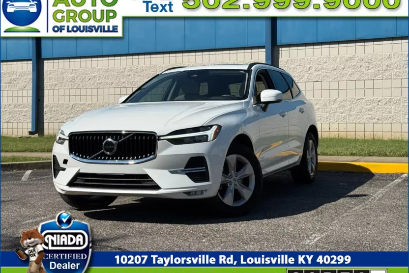 2022 Volvo XC60 B5 Momentum photo 1