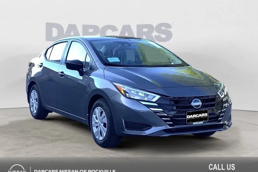 2025 Nissan Versa 1.6 S photo 1