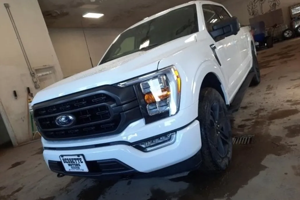 2023 Ford F-150 XLT photo 1