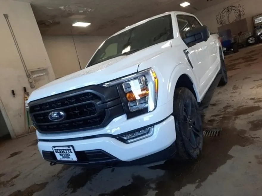 2023 Ford F-150 XLT photo 1