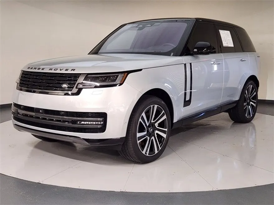 2023 Land Rover Range Rover SE photo 1