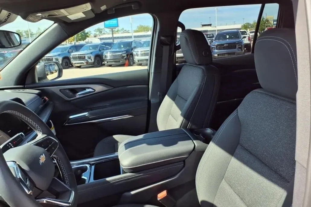 2026 Chevrolet Traverse photo 1