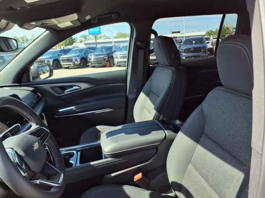 2026 Chevrolet Traverse photo 1
