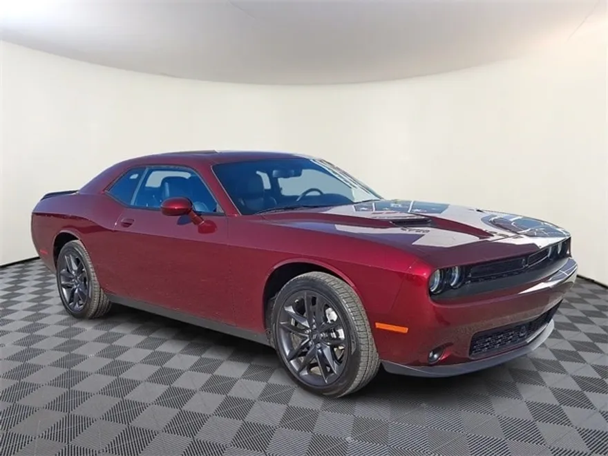 2023 Dodge Challenger SXT photo 1