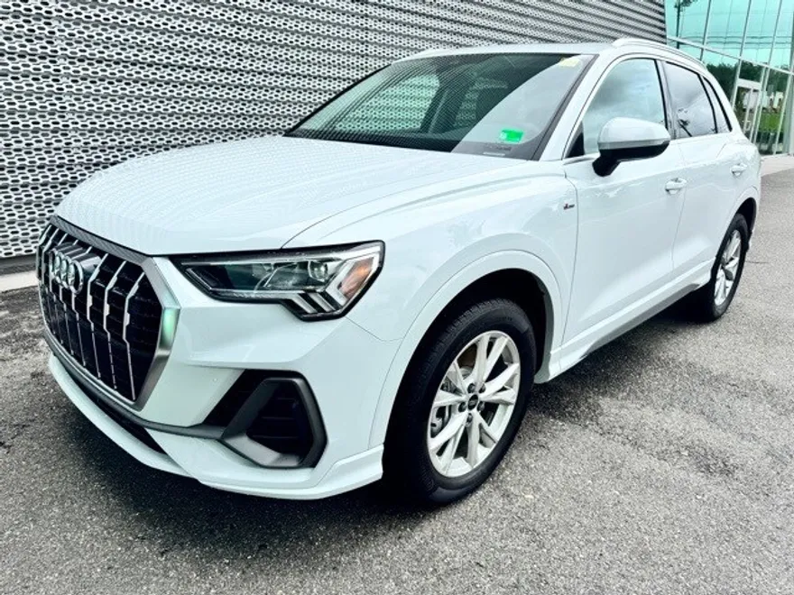 2025 Audi Q3 S line Premium Plus photo 1