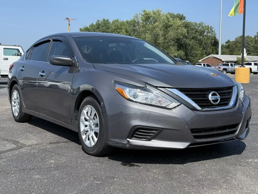 2018 Nissan Altima 2.5 S photo 1