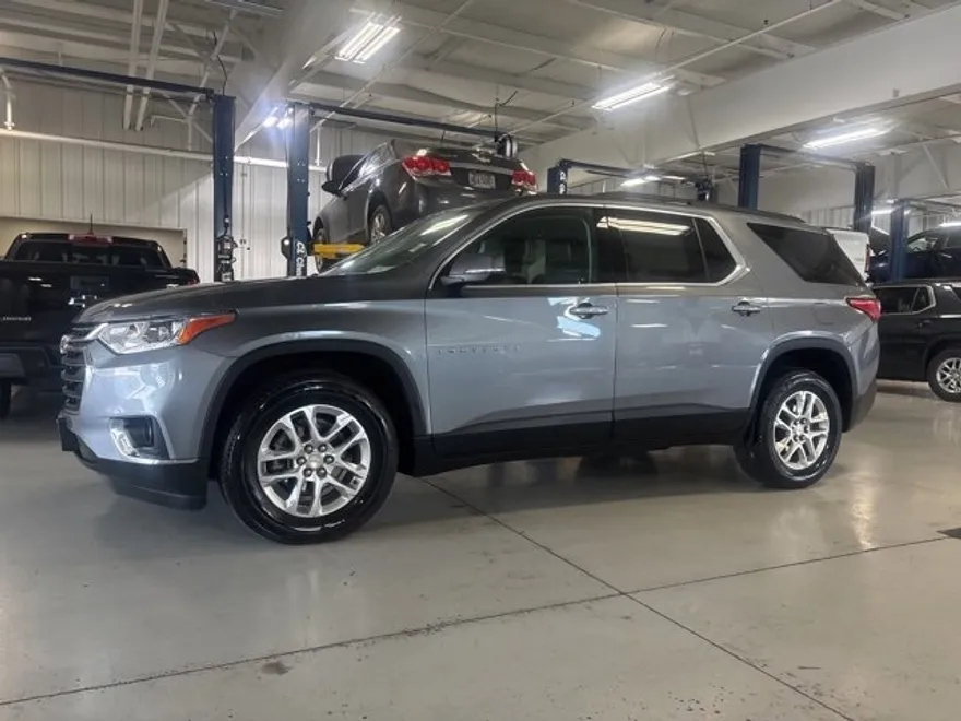 2021 Chevrolet Traverse Leather photo 1