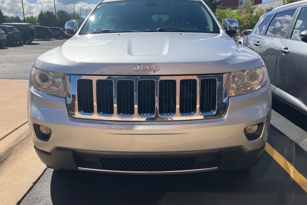 2013 Jeep Grand Cherokee Limited photo 1