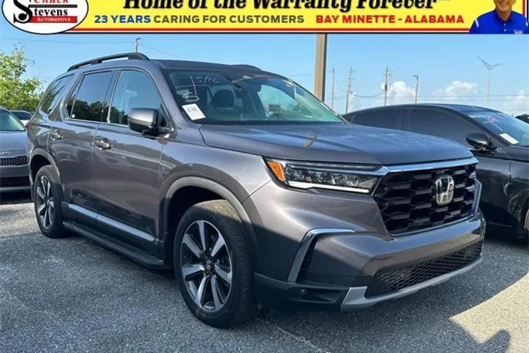 2023 Honda Pilot Touring photo 1