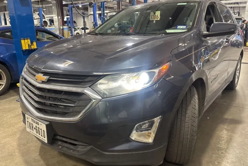 2018 Chevrolet Equinox LT photo 1
